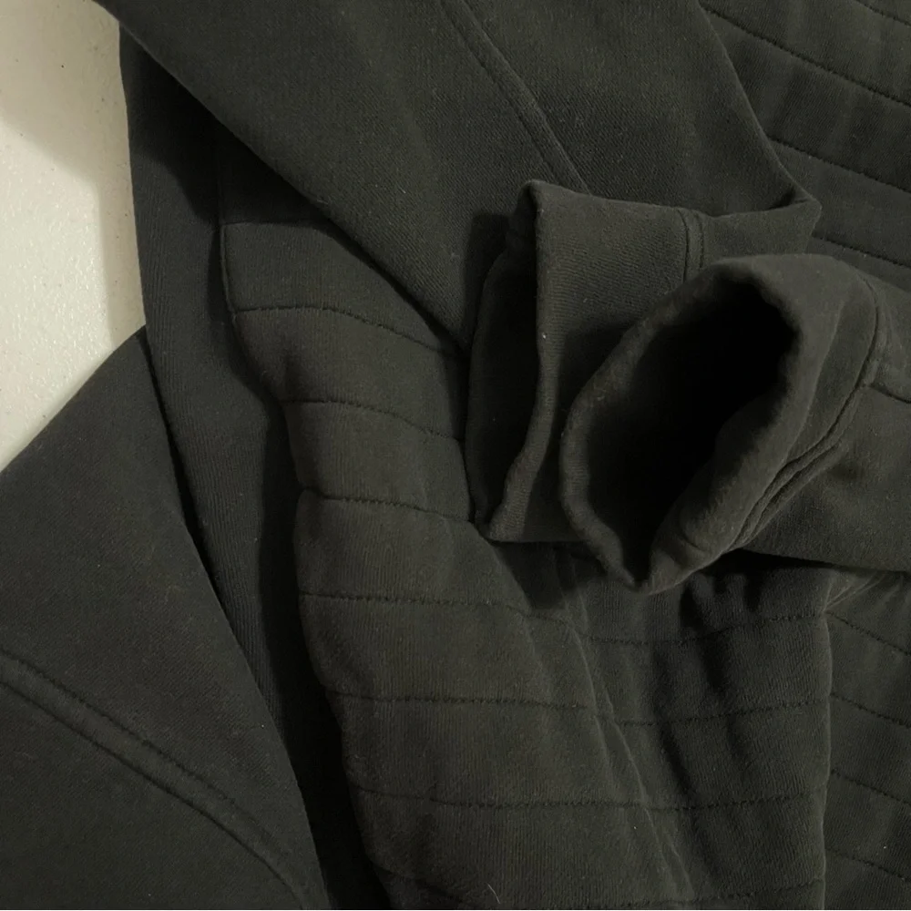 Lululemon Be True Crew Neck Black Fleece Sweatshirt Top 8